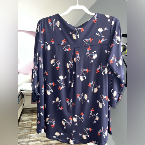 Beacon navy blue 3/4 sleeve floral blouse 1X - Picture 5 of 8